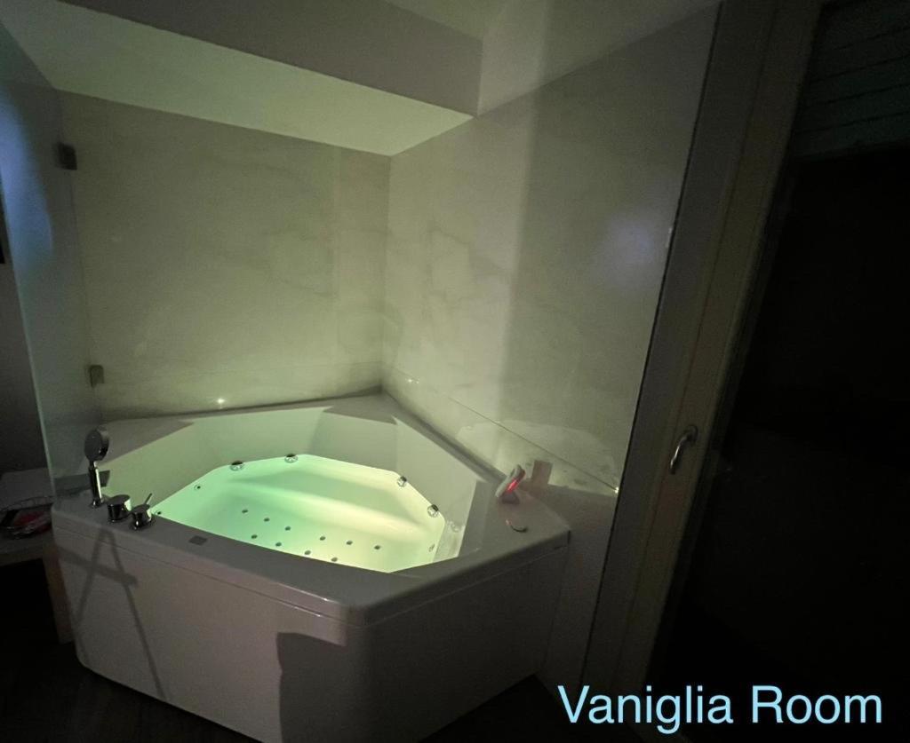 Essence Domus Vaniglia Матера Экстерьер фото